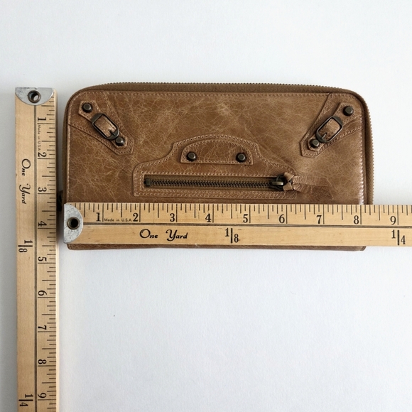 Balenciaga New Distressed Leather Zip Around Wallet Clutch With Dust Bag - Picture 14 of 16